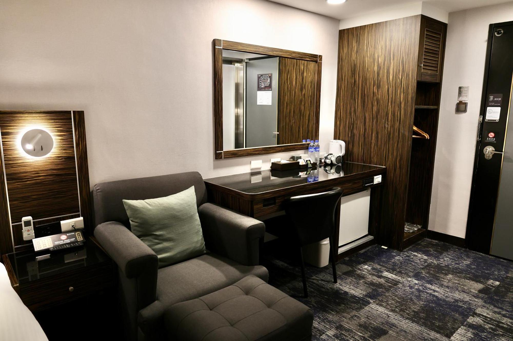 Hub Hotel - Zhongshan Branch Тайбэй Экстерьер фото